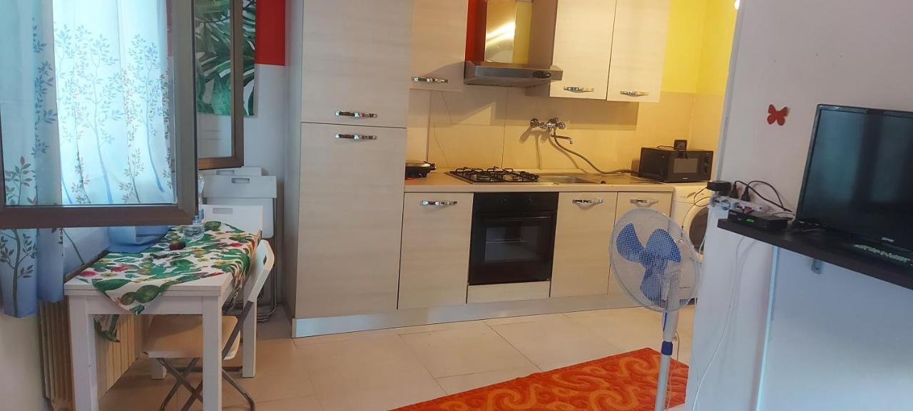 Stanza In Villa Con Giardino Con Box Doccia Idromassaggio Rent A Car Aci Bonaccorsi Ngoại thất bức ảnh