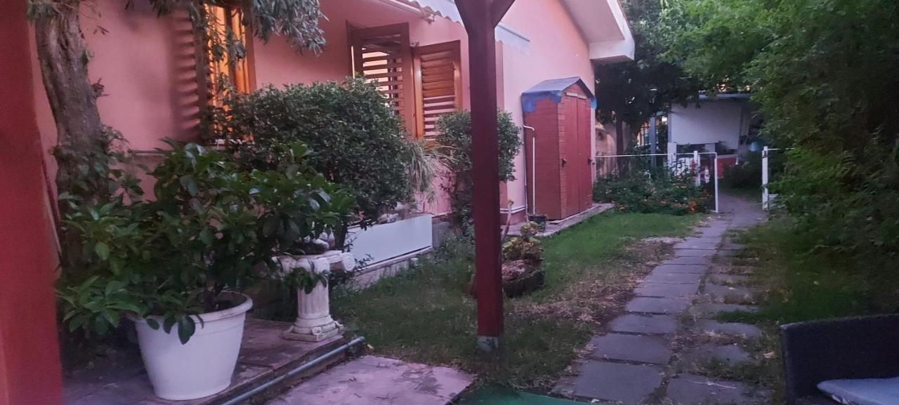 Stanza In Villa Con Giardino Con Box Doccia Idromassaggio Rent A Car Aci Bonaccorsi Ngoại thất bức ảnh