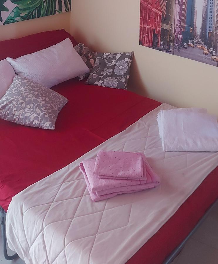 Stanza In Villa Con Giardino Con Box Doccia Idromassaggio Rent A Car Aci Bonaccorsi Ngoại thất bức ảnh