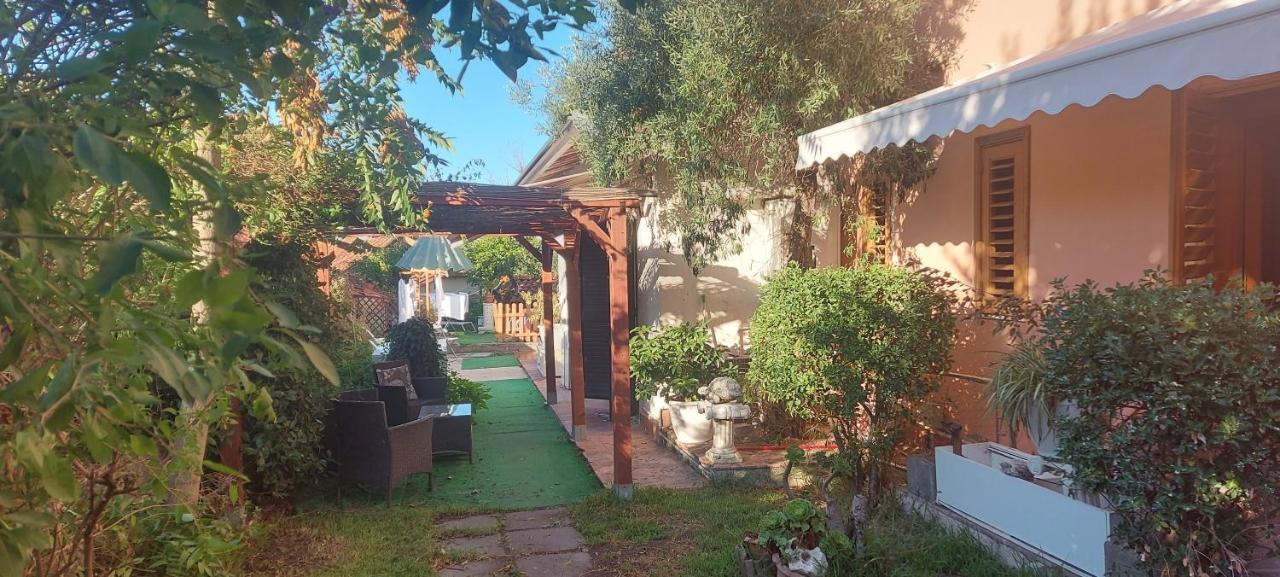 Stanza In Villa Con Giardino Con Box Doccia Idromassaggio Rent A Car Aci Bonaccorsi Ngoại thất bức ảnh